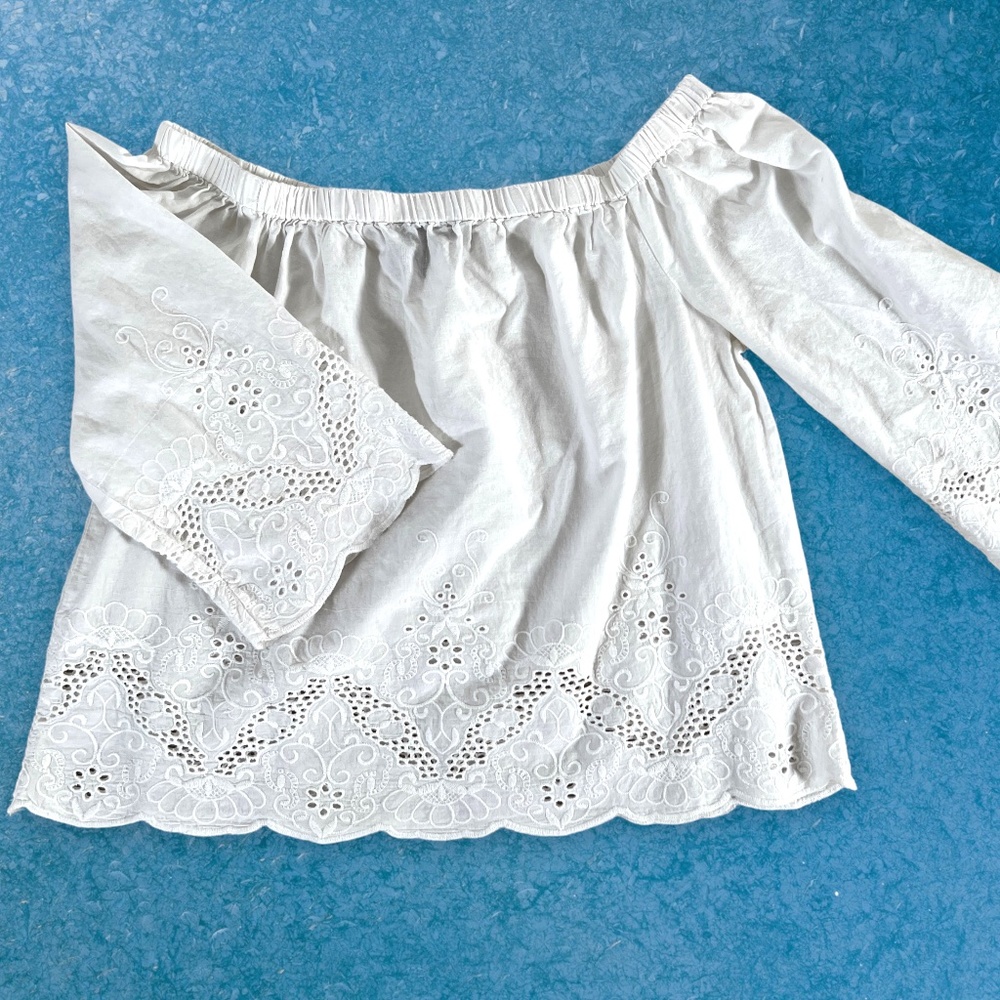 Forever 21 Off-the-Shoulder White Embroidered Eyelet Trim Summer Top Size Small